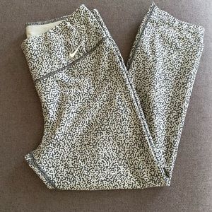 Nike Dri-Fit Cropped Leggings